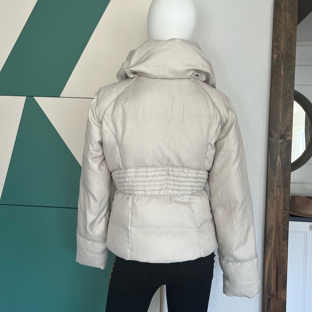 Off White Laundry Puffer Jacket Small - image 2